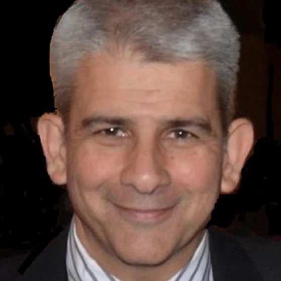 Dr. Márcio Falabella